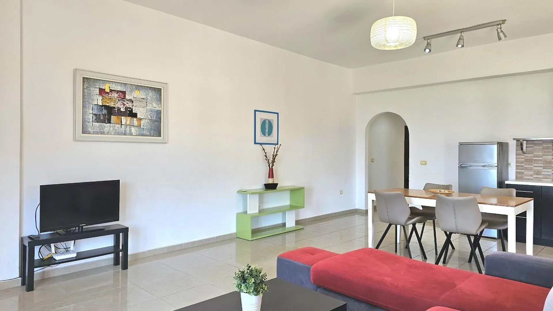 Saint Tropez Apartment Sarande