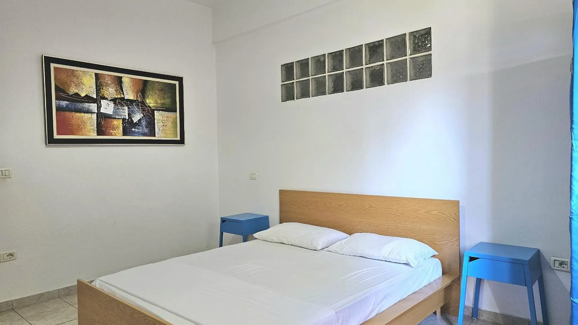 Saint Tropez Apartment Sarande 0*,