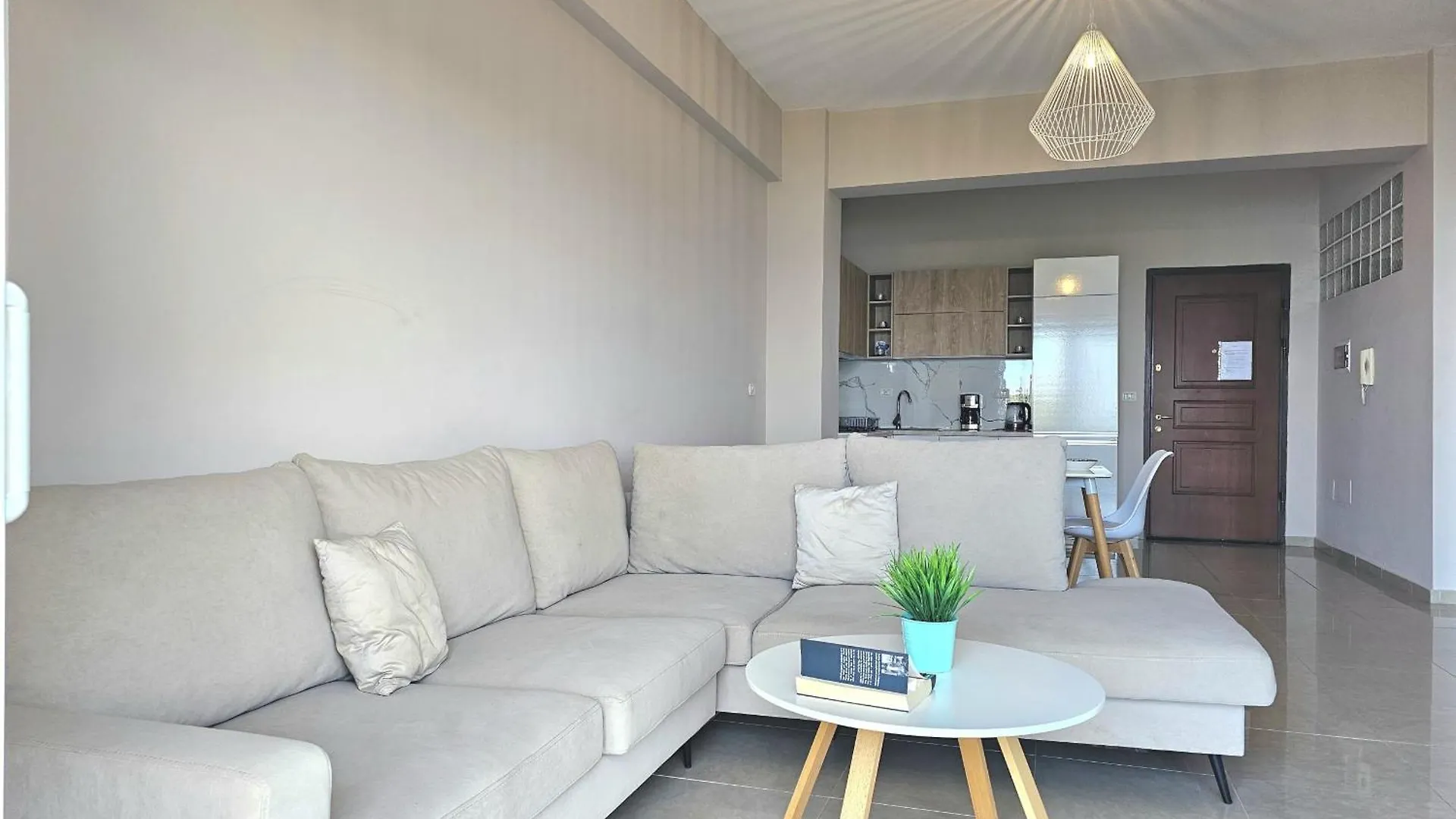 Saint Tropez Apartment Sarande