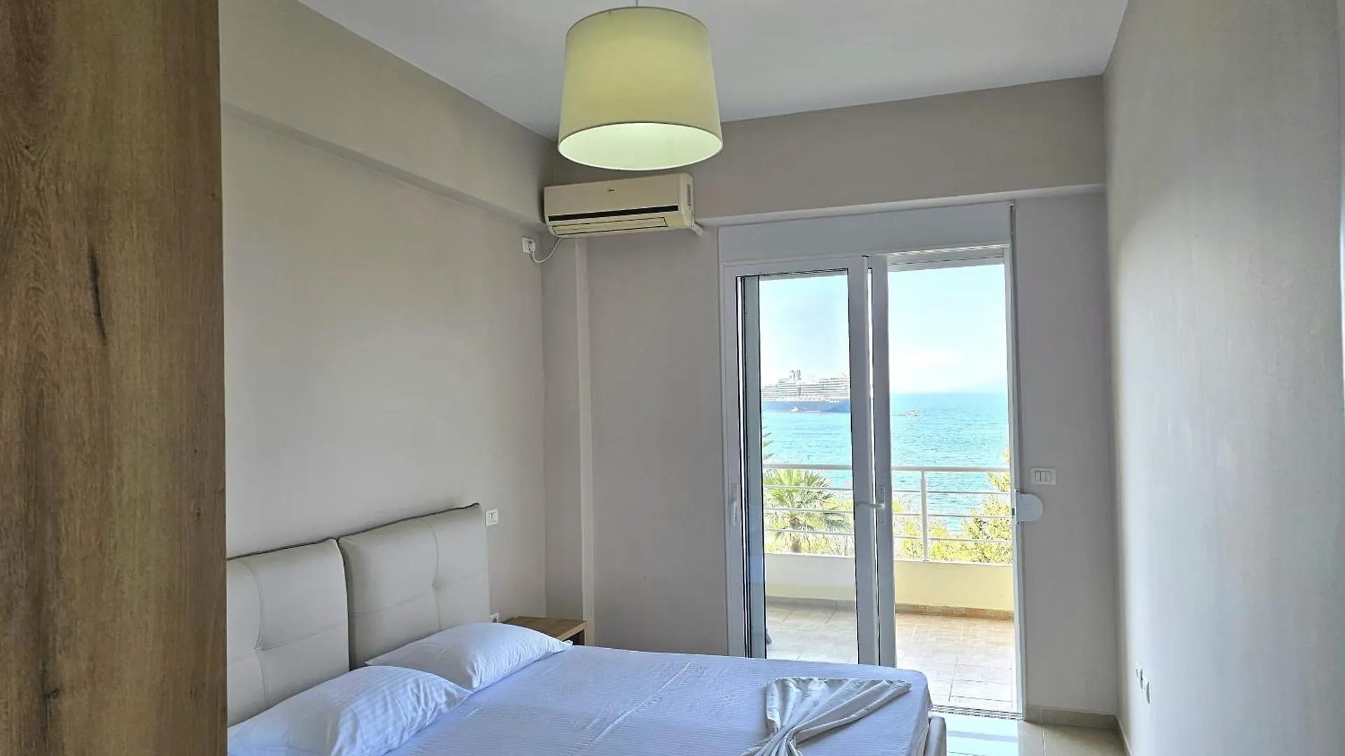 Saint Tropez Apartment Sarande
