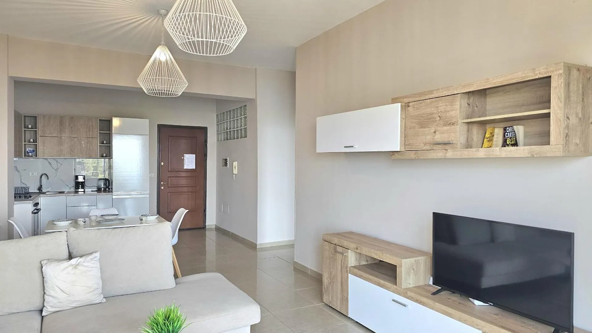 Saint Tropez Apartment Sarande