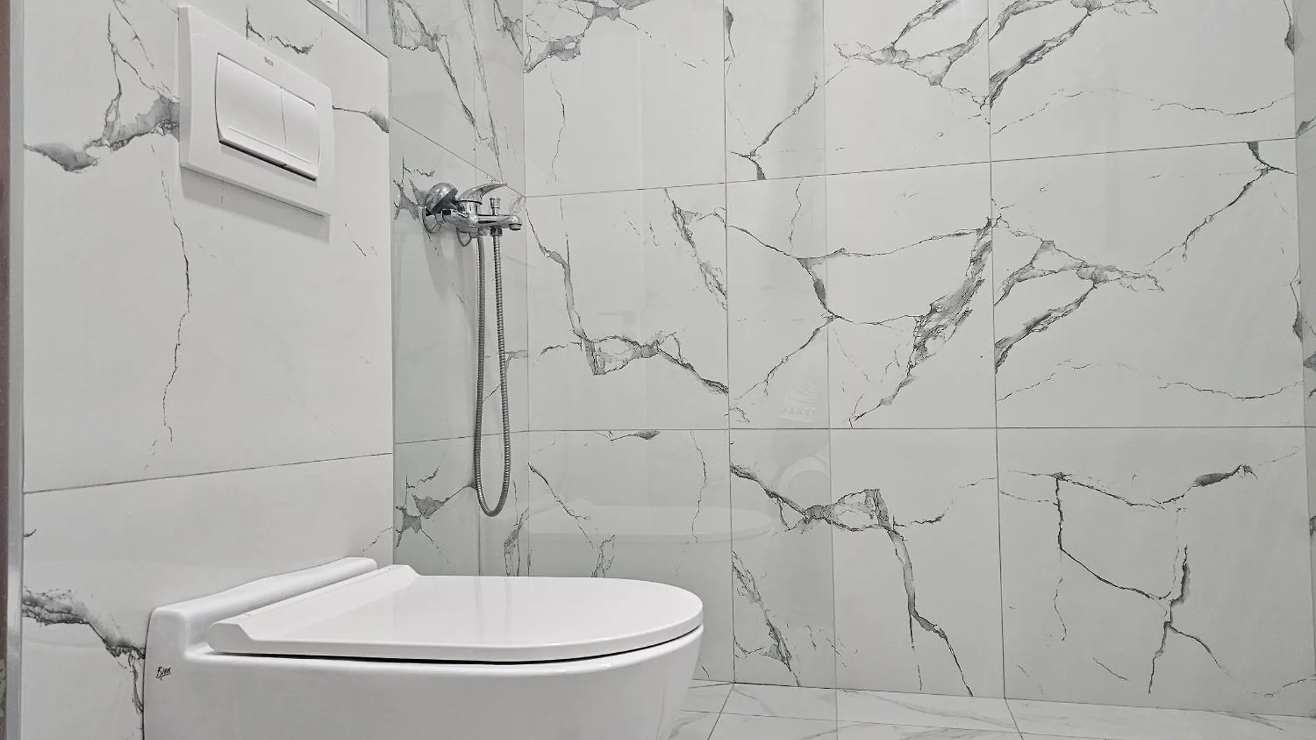 Saint Tropez Apartment Sarande