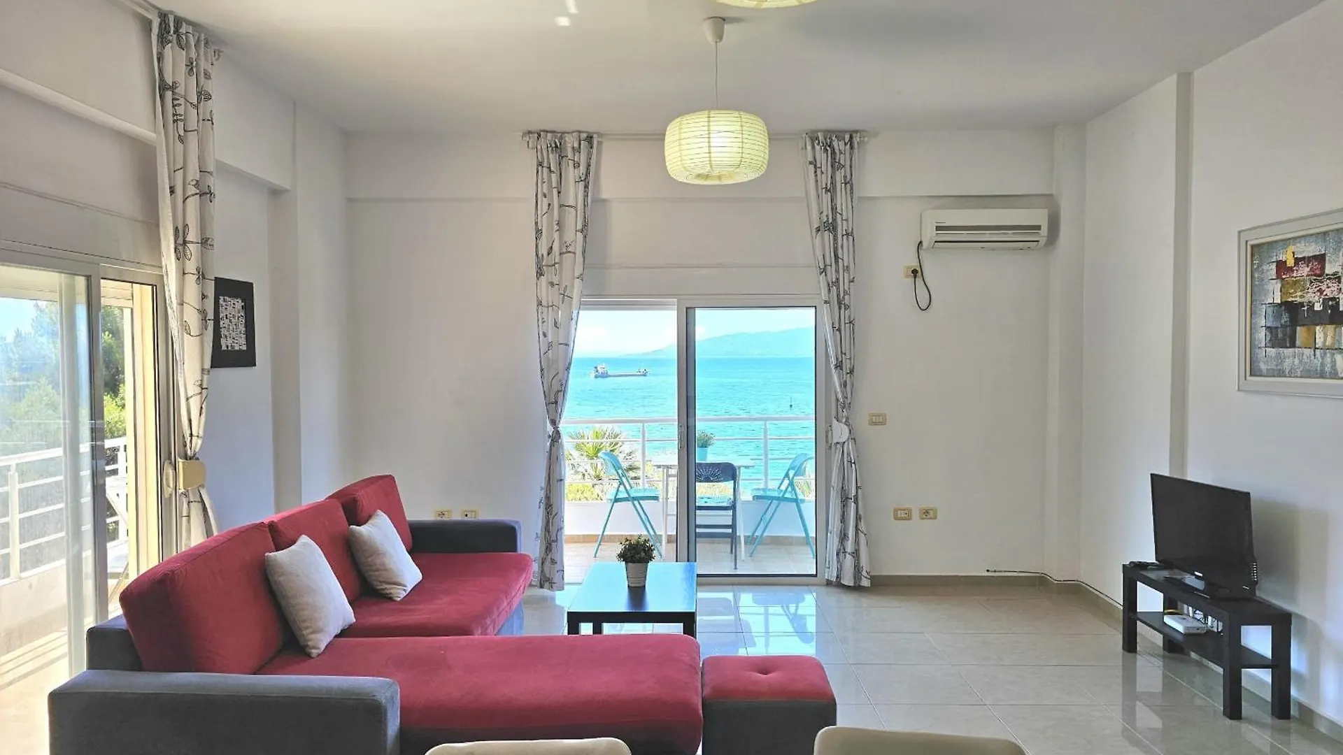 Saint Tropez Apartment Sarande