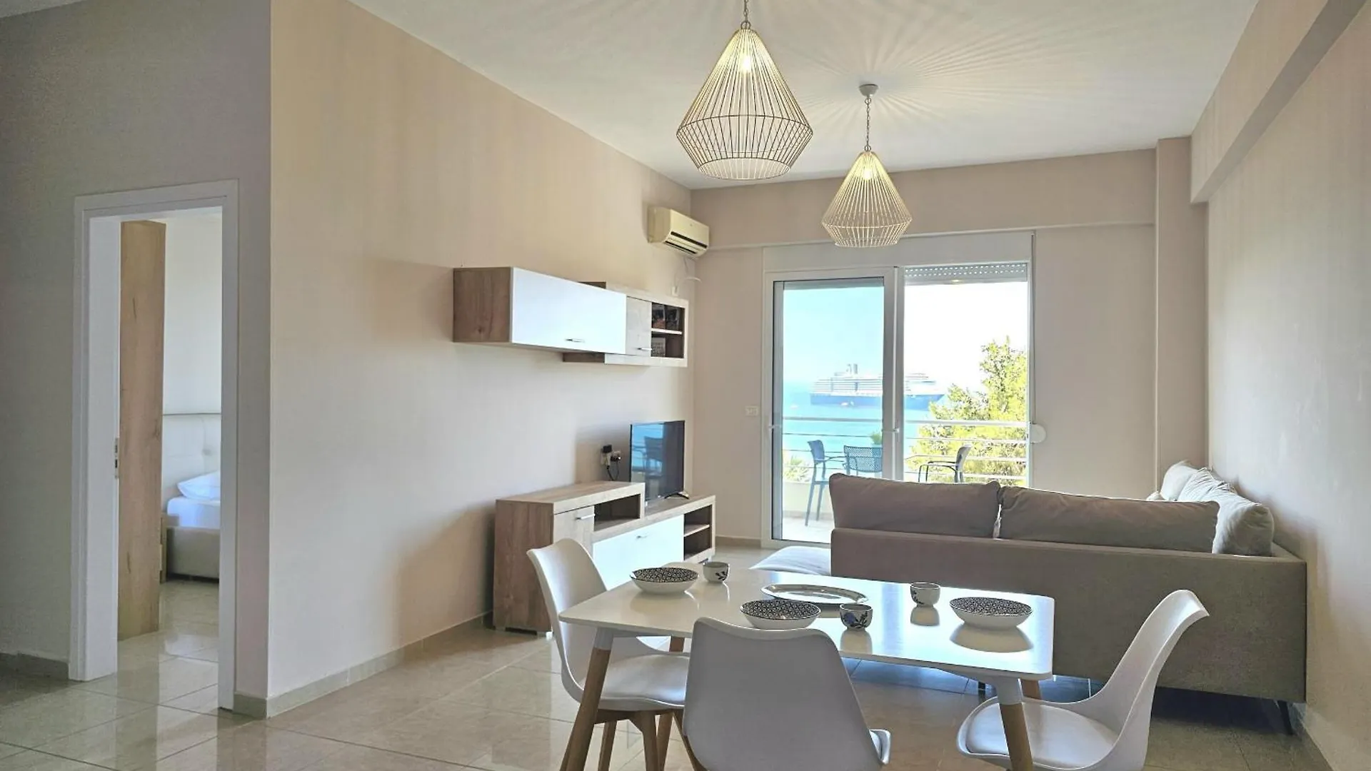 Saint Tropez Apartment Sarande 0*,  Albania