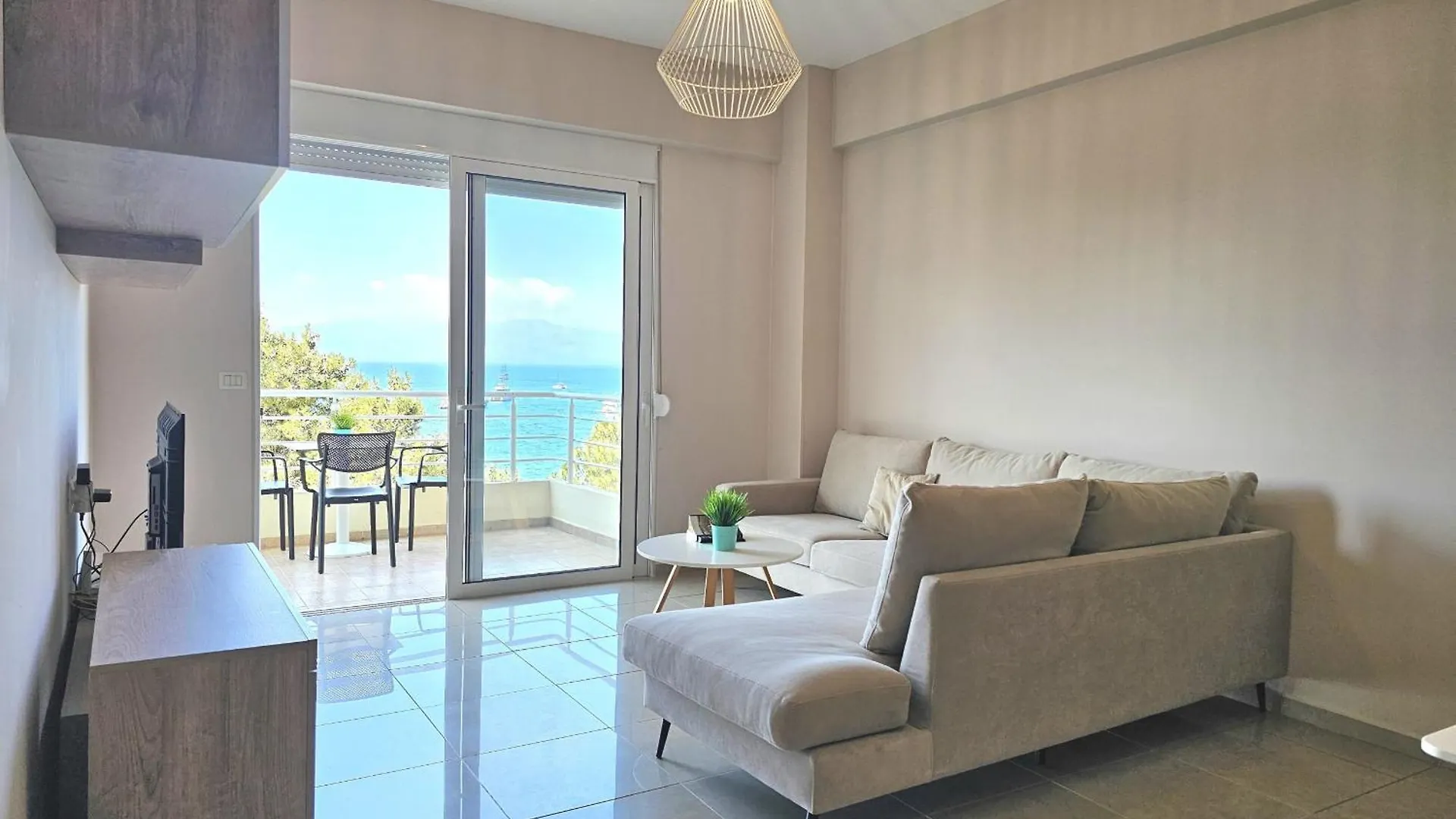 Saint Tropez Apartment Sarande
