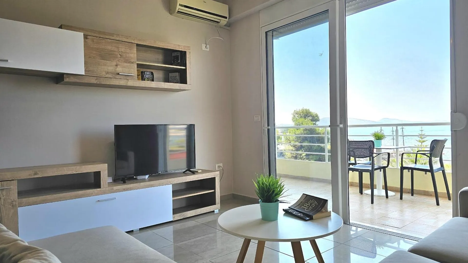 Saint Tropez Apartment Sarande